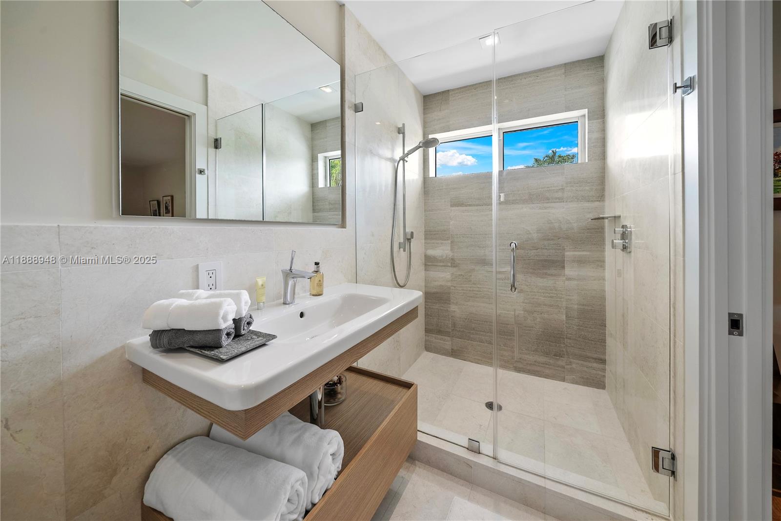 REPLAT MIAMI SHORES BAY - Residential