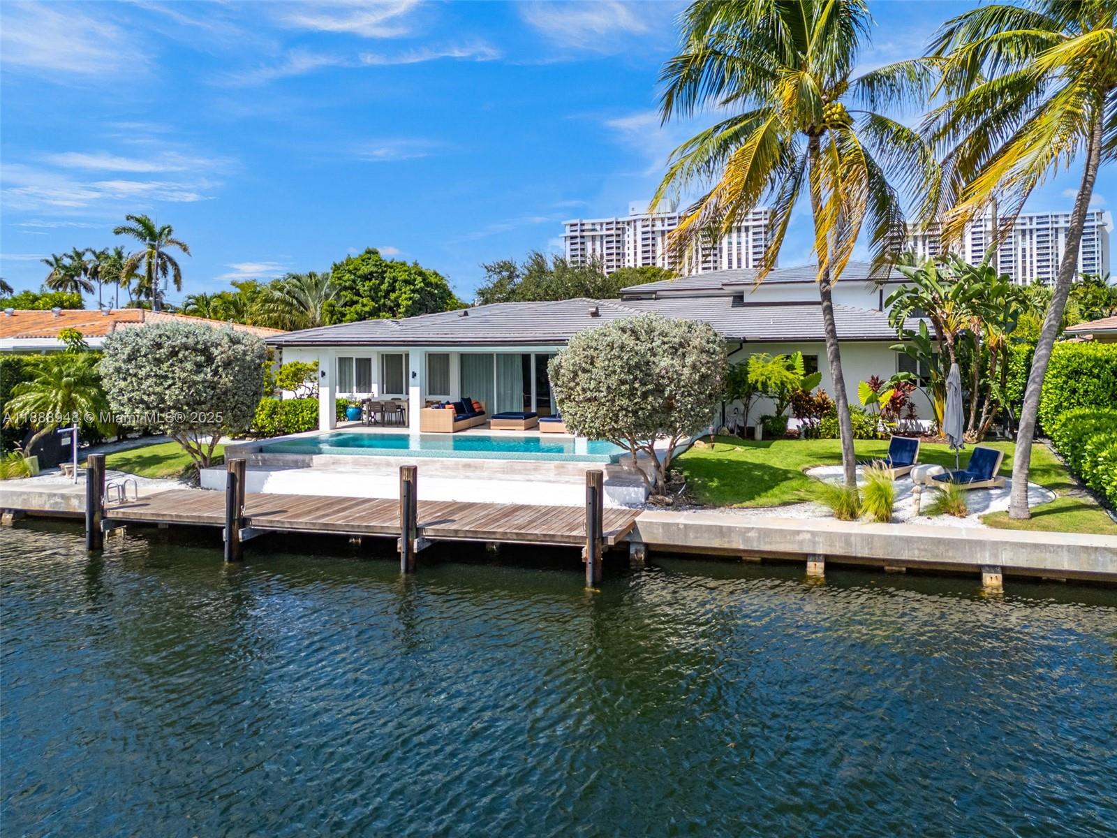 REPLAT MIAMI SHORES BAY - Residential