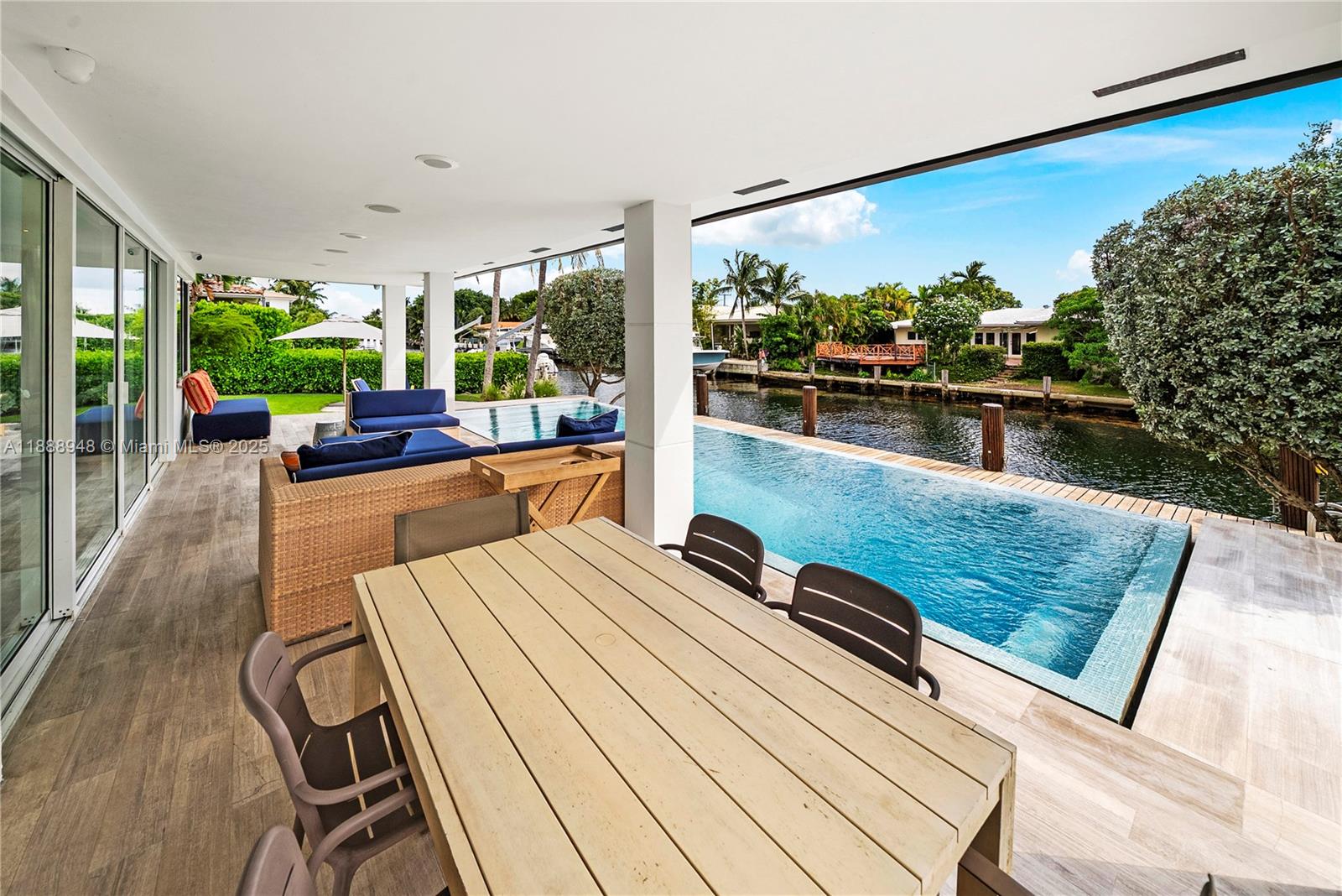 REPLAT MIAMI SHORES BAY - Residential