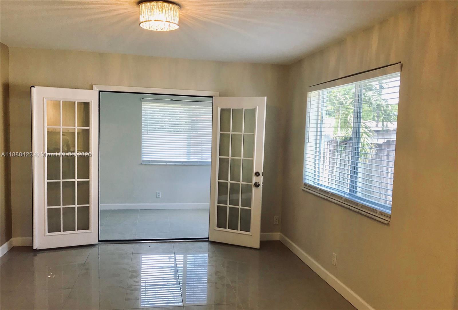 HOLLYWOOD SOUTH SIDE ADD - Residential Lease