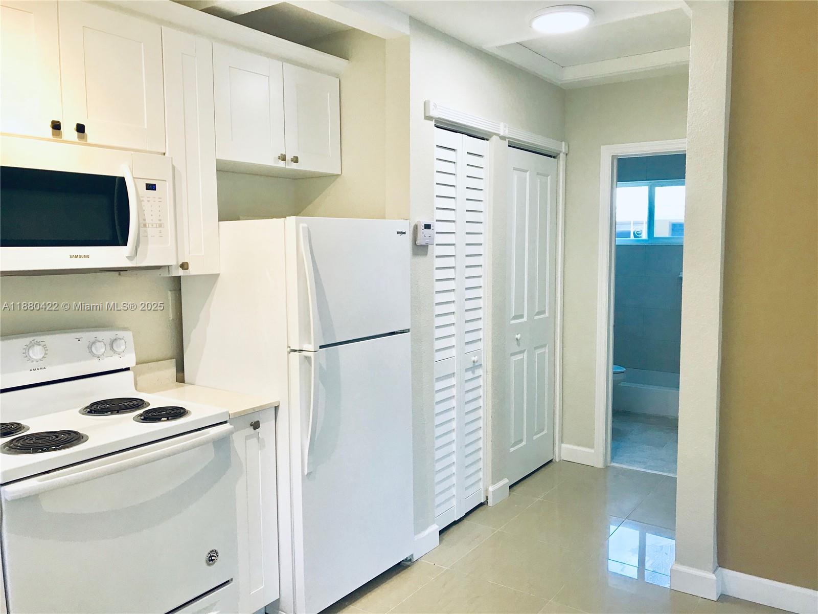 HOLLYWOOD SOUTH SIDE ADD - Residential Lease