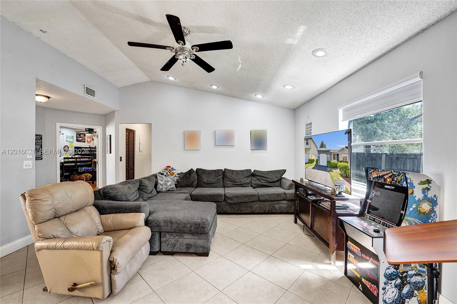 PEMBROKE LAKES SECTION EI - Residential