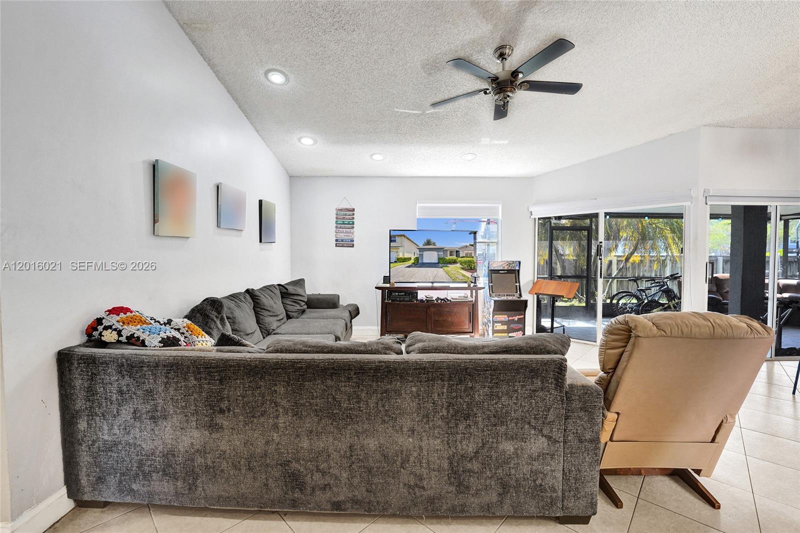 PEMBROKE LAKES SECTION EI - Residential