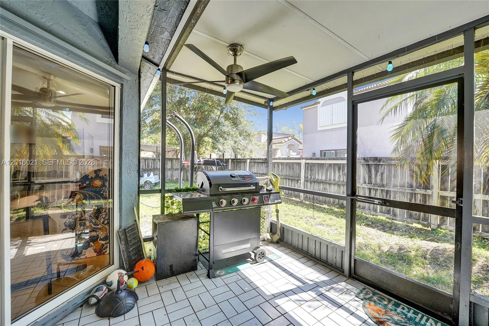 PEMBROKE LAKES SECTION EI - Residential