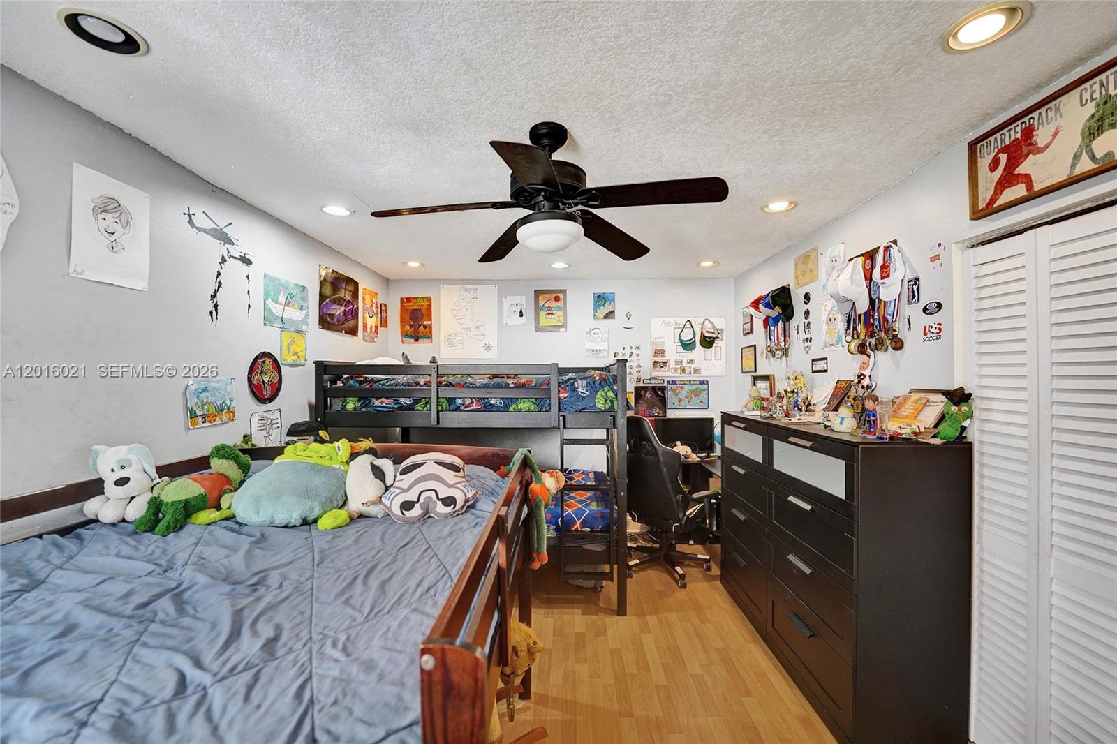 PEMBROKE LAKES SECTION EI - Residential