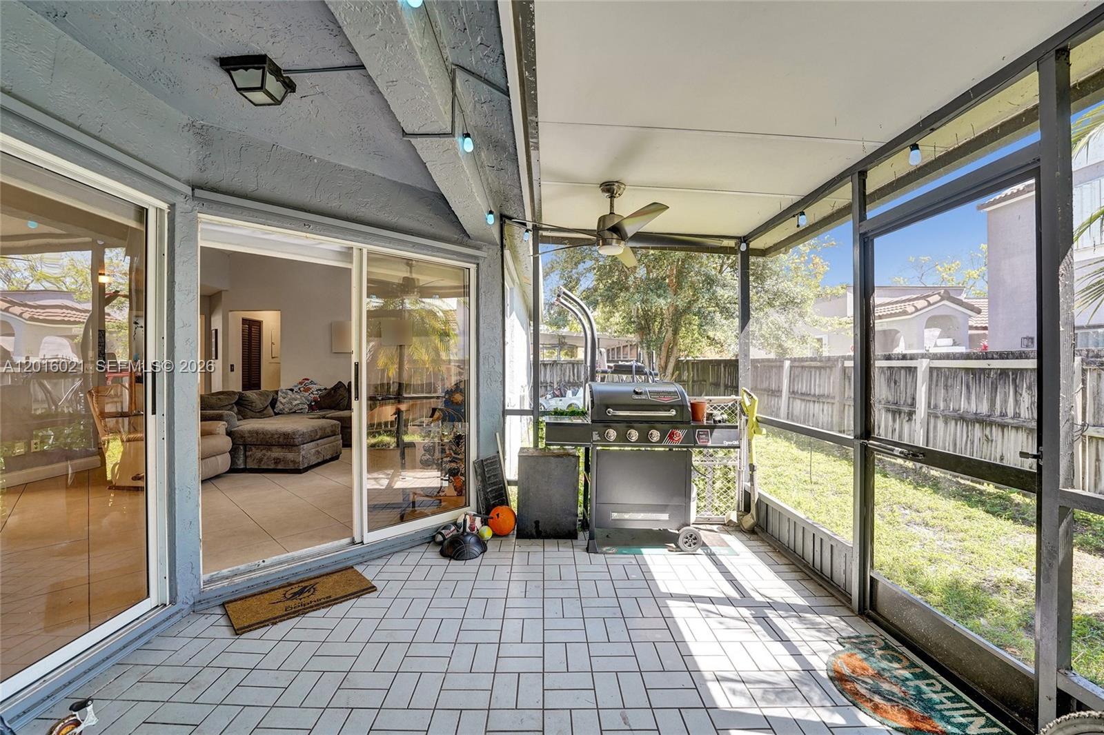 PEMBROKE LAKES SECTION EI - Residential