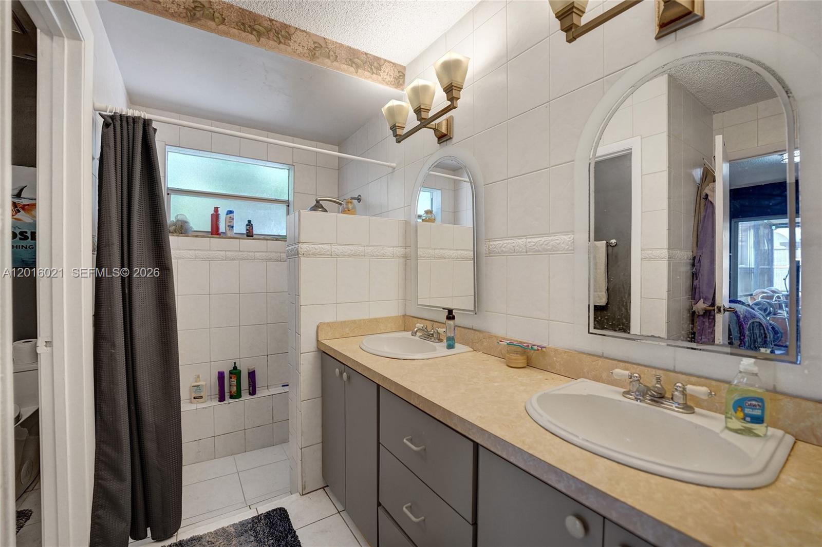 PEMBROKE LAKES SECTION EI - Residential