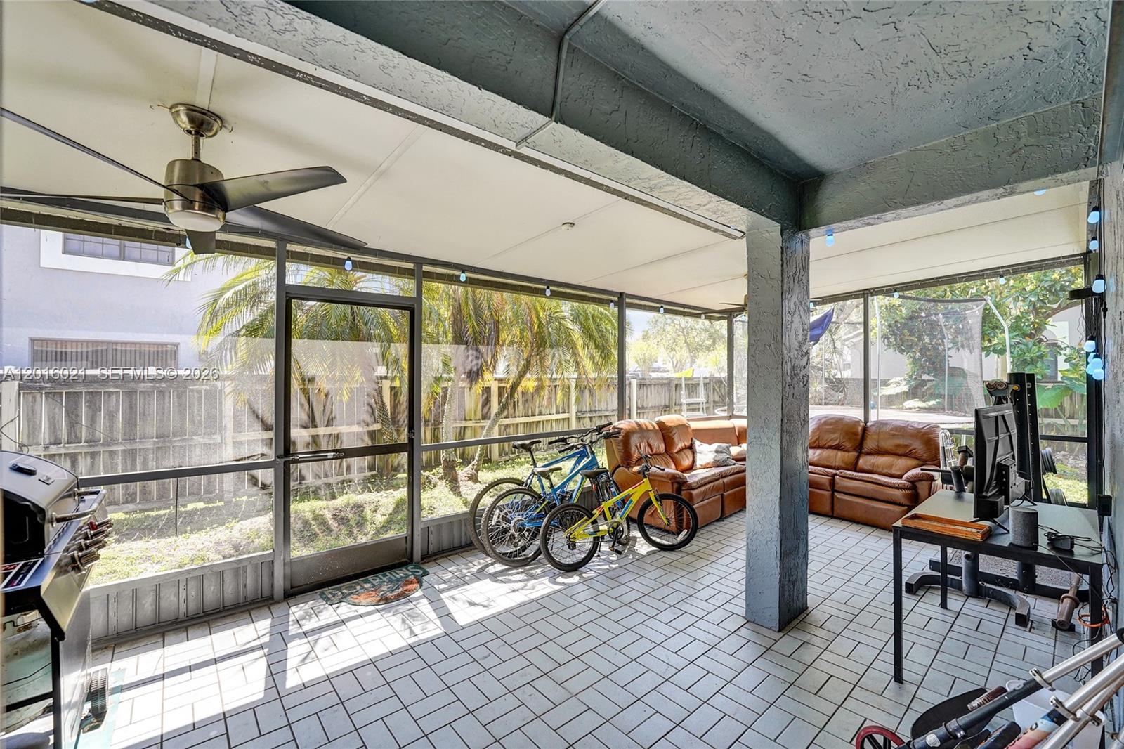 PEMBROKE LAKES SECTION EI - Residential