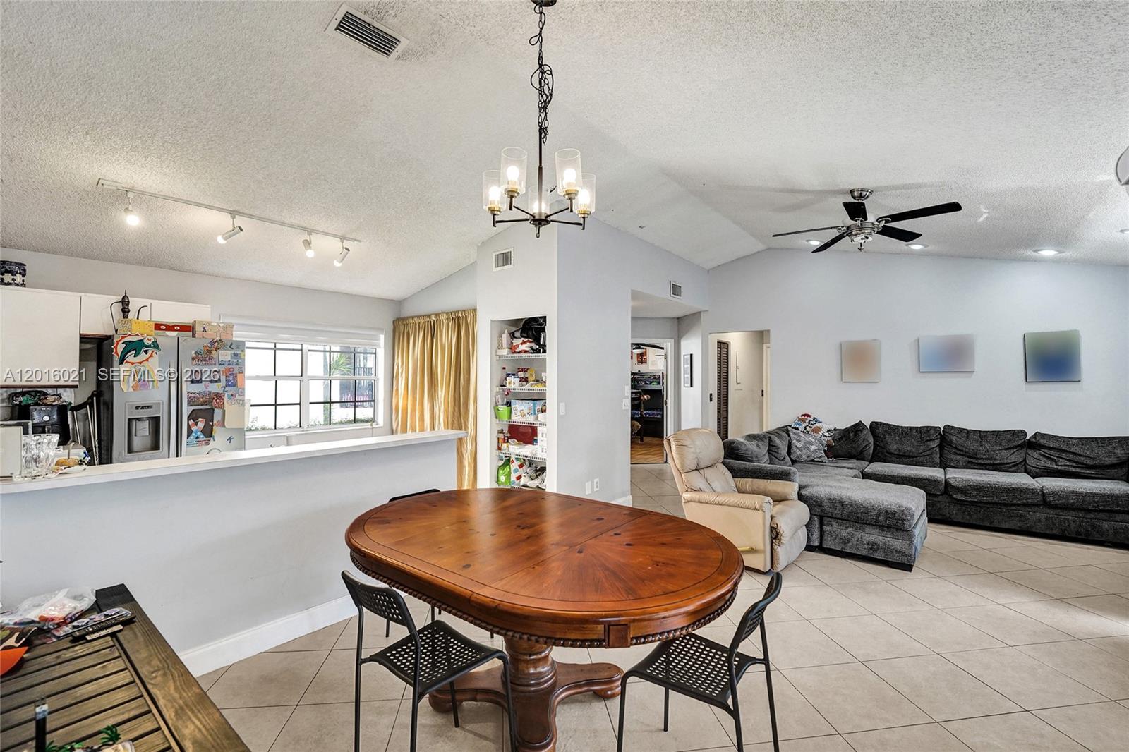 PEMBROKE LAKES SECTION EI - Residential