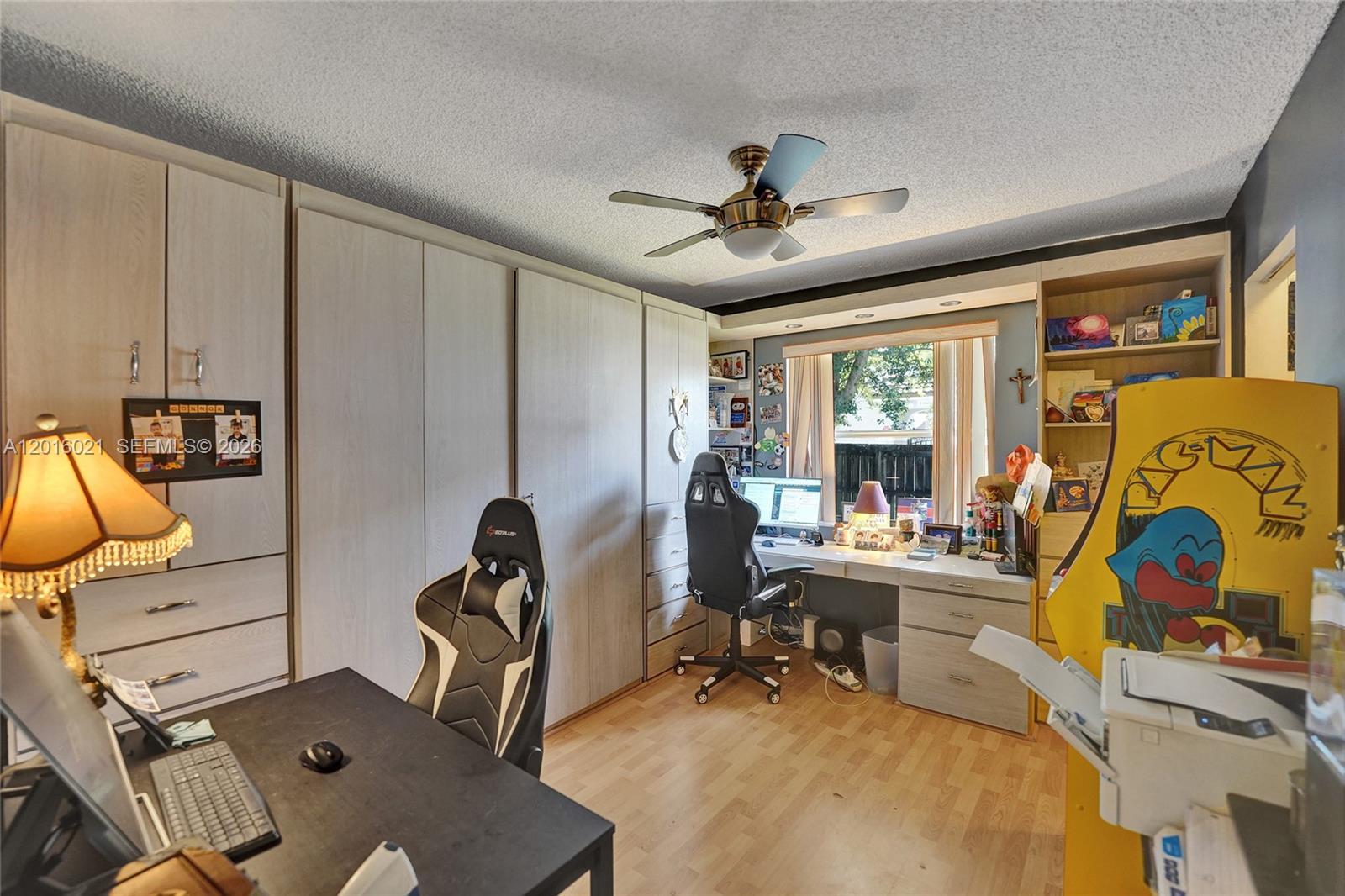 PEMBROKE LAKES SECTION EI - Residential