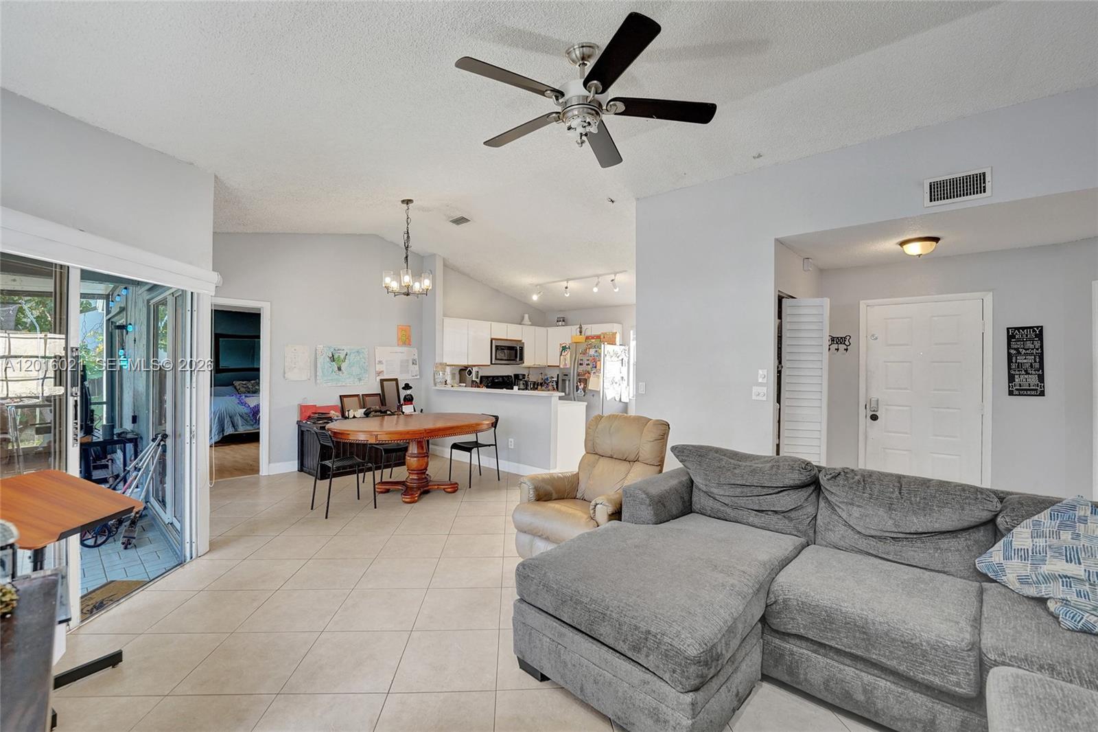 PEMBROKE LAKES SECTION EI - Residential
