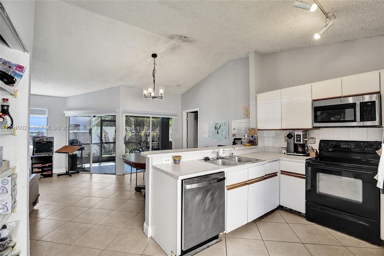 PEMBROKE LAKES SECTION EI - Residential