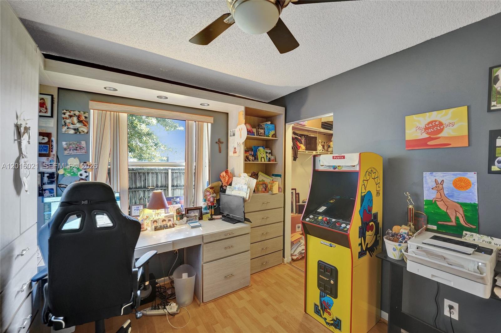 PEMBROKE LAKES SECTION EI - Residential