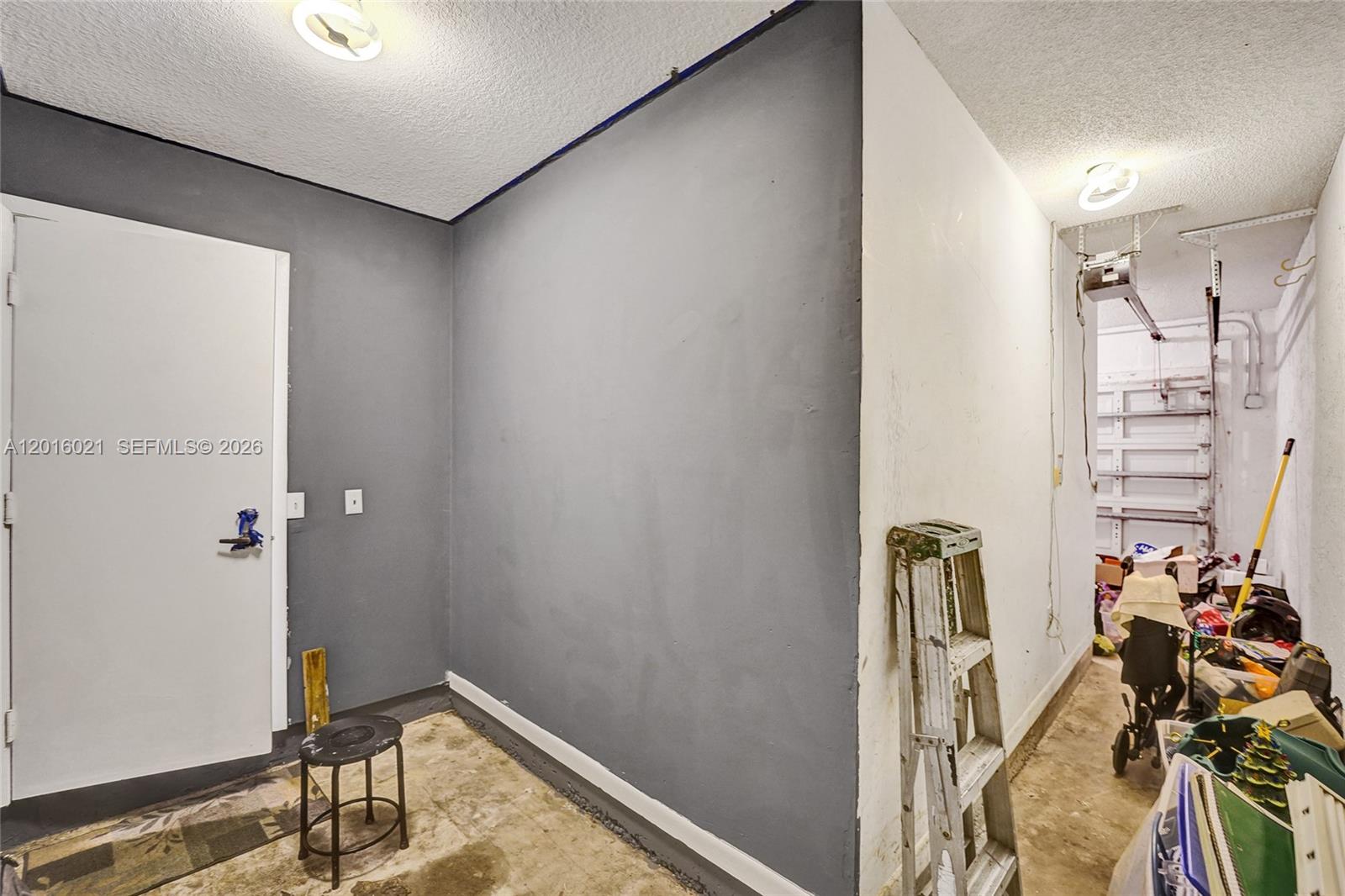 PEMBROKE LAKES SECTION EI - Residential