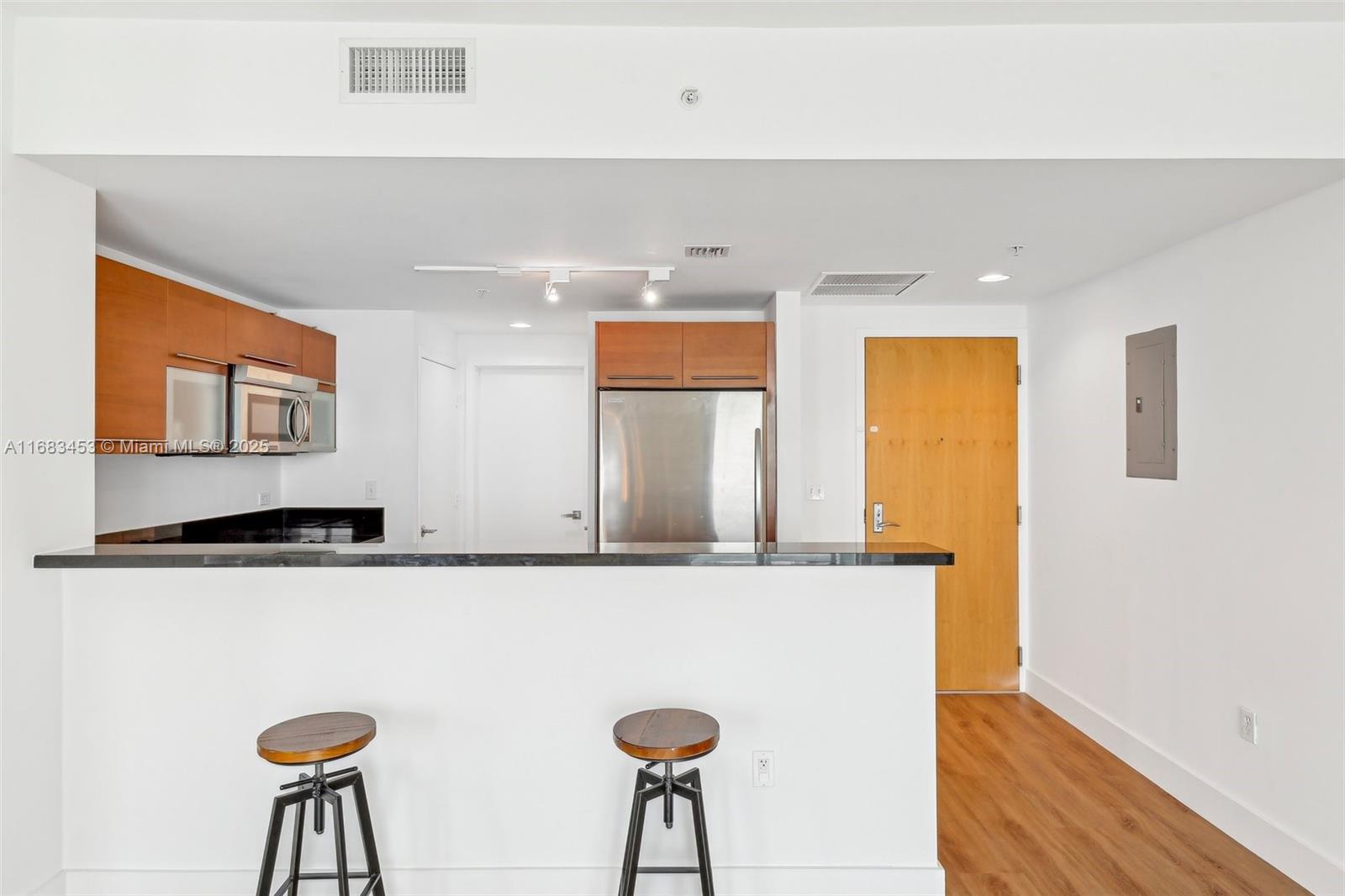 VIZCAYNE NORTH CONDO - Residential