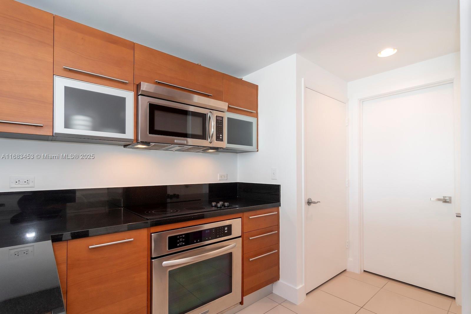 VIZCAYNE NORTH CONDO - Residential