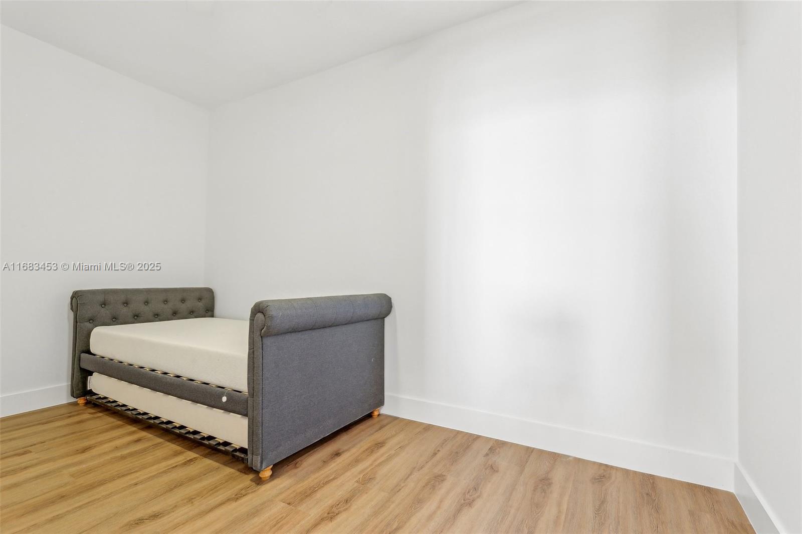 VIZCAYNE NORTH CONDO - Residential
