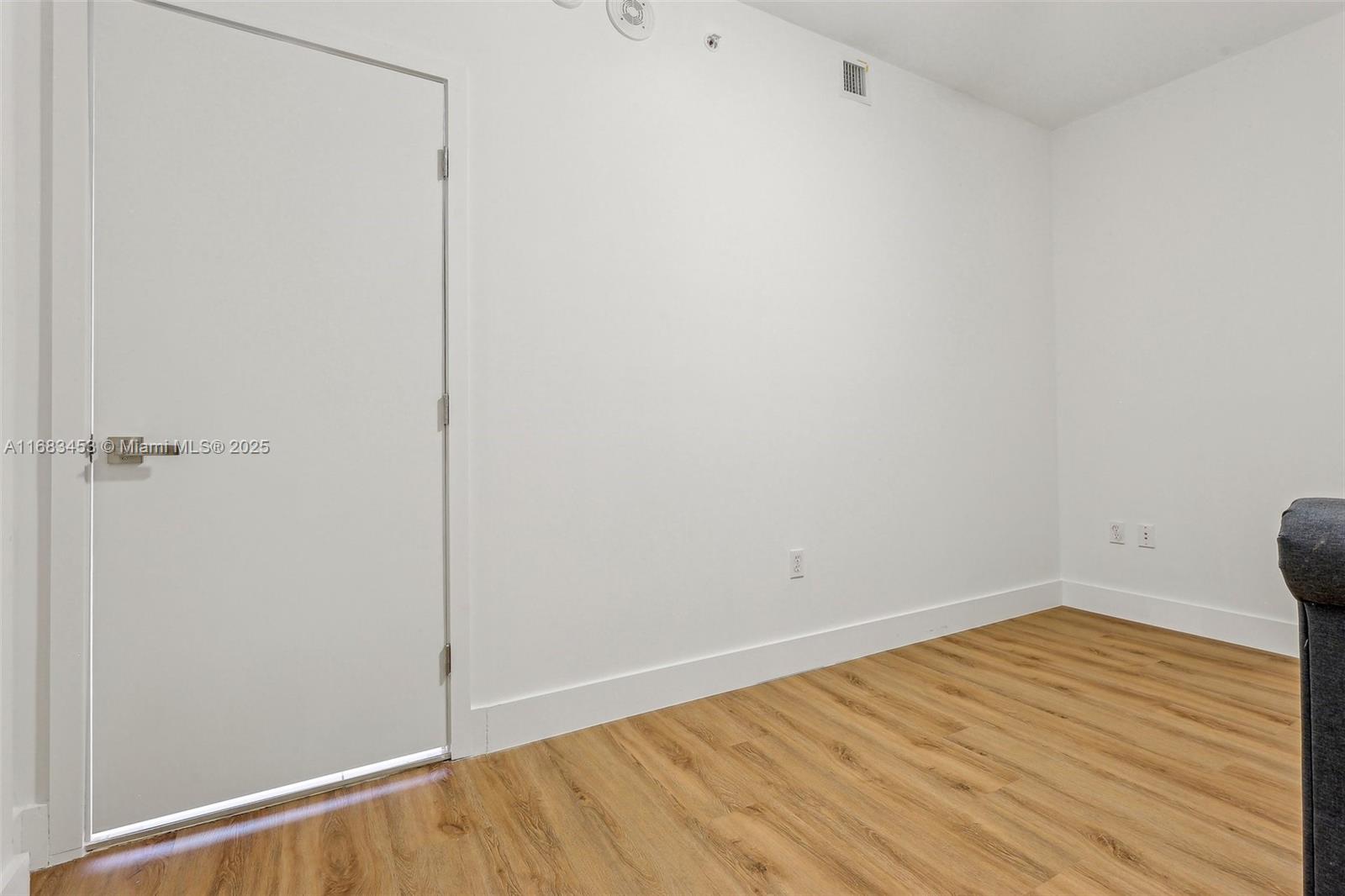 VIZCAYNE NORTH CONDO - Residential