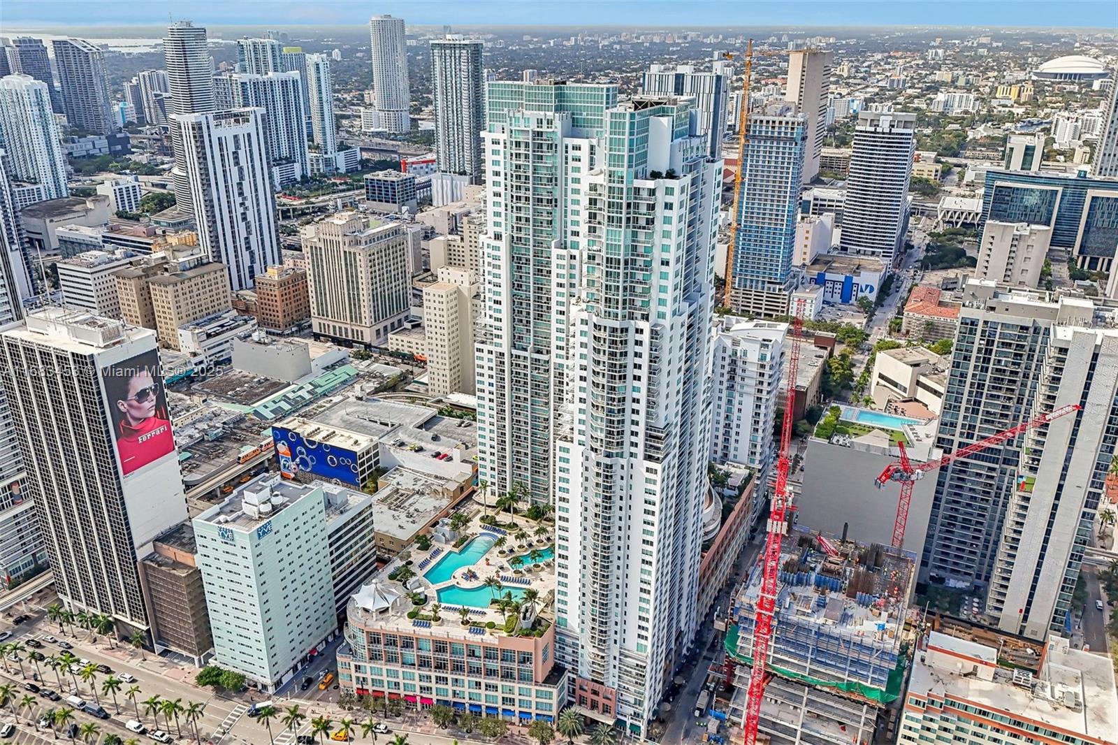 VIZCAYNE NORTH CONDO - Residential