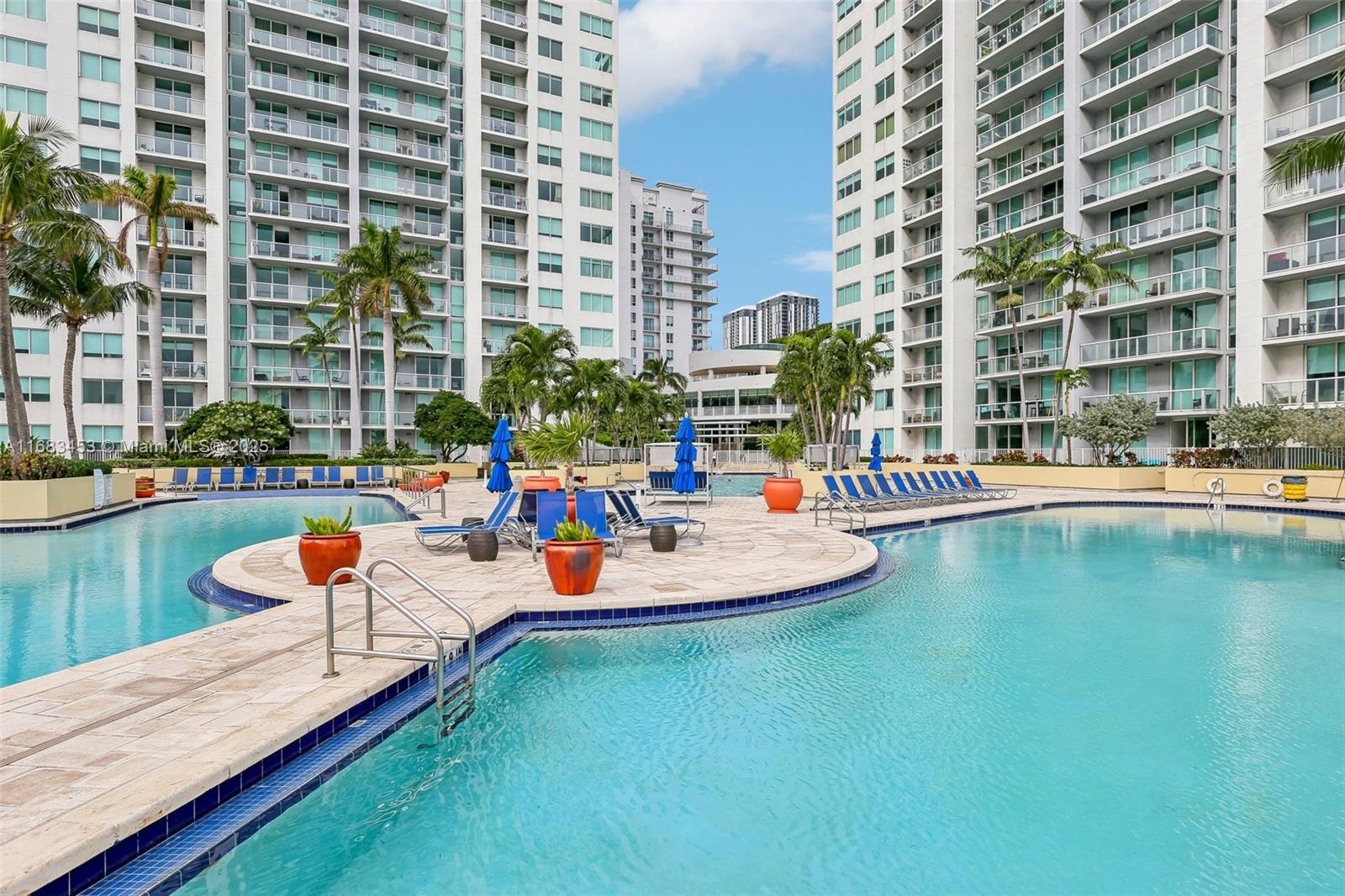 VIZCAYNE NORTH CONDO - Residential