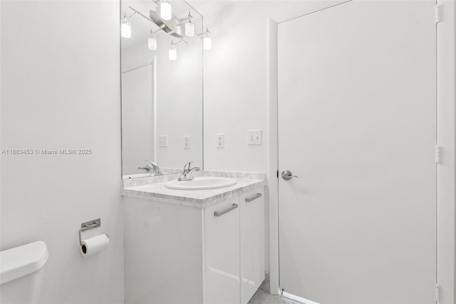 VIZCAYNE NORTH CONDO - Residential