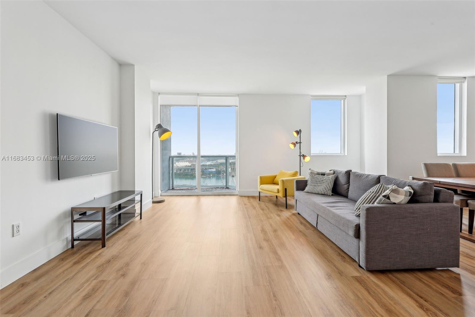 VIZCAYNE NORTH CONDO - Residential