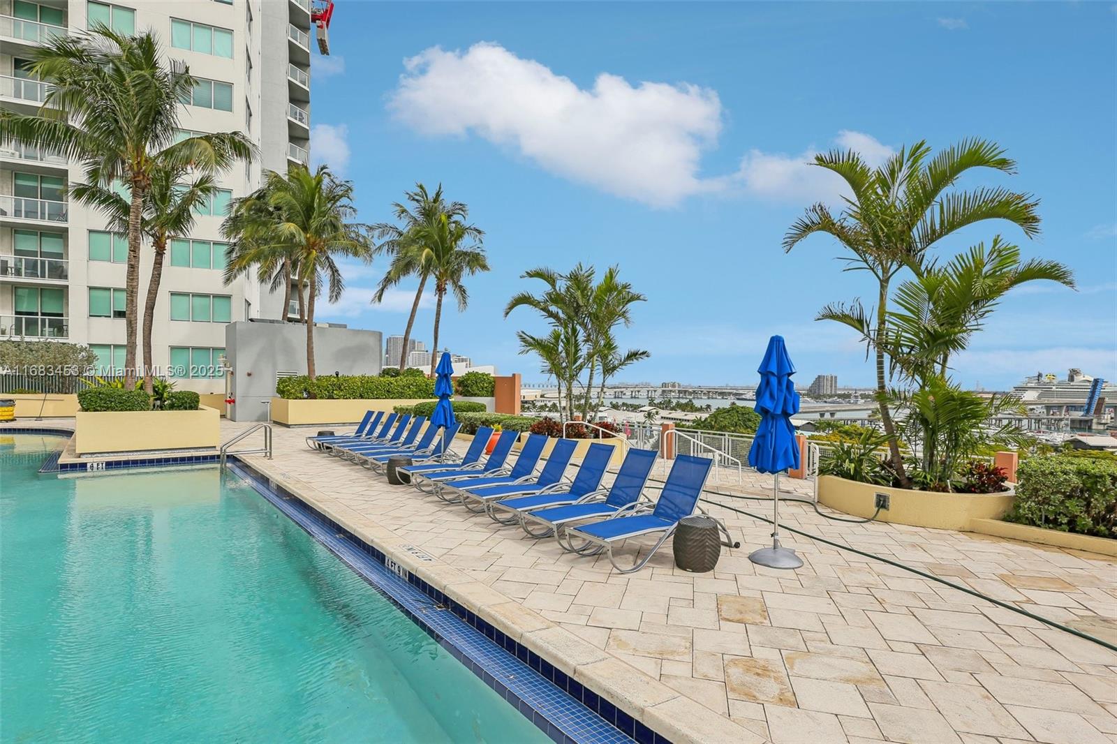 VIZCAYNE NORTH CONDO - Residential