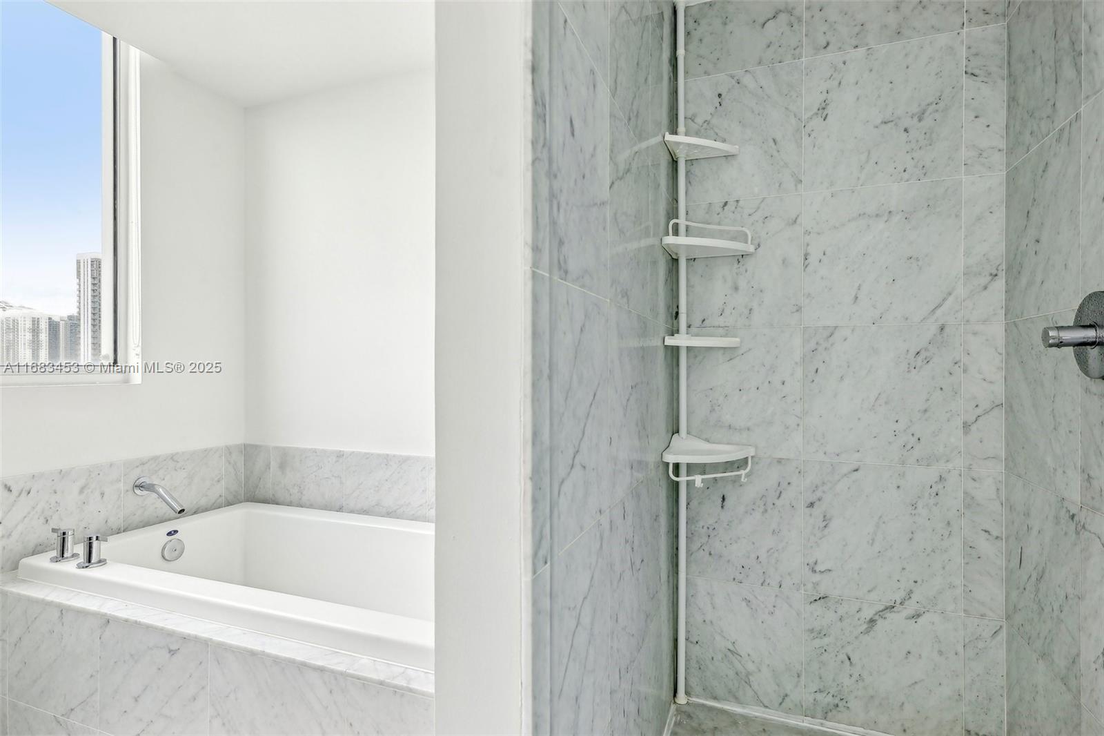 VIZCAYNE NORTH CONDO - Residential
