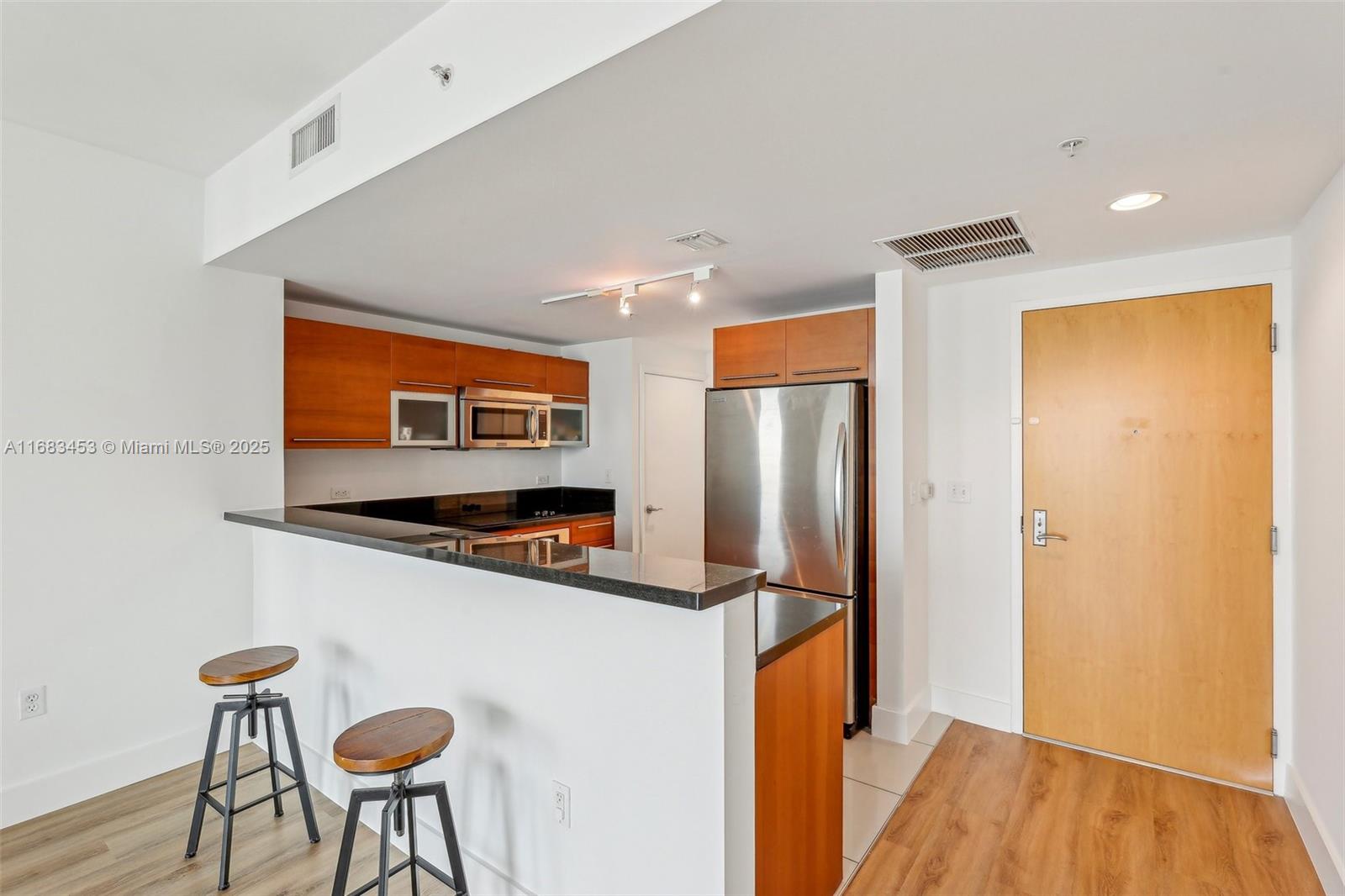 VIZCAYNE NORTH CONDO - Residential