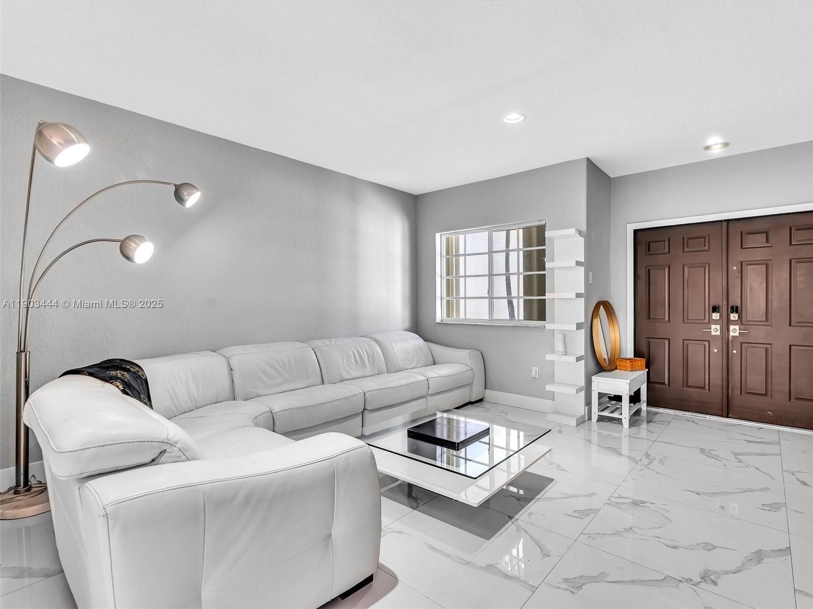 GENESIS OAK GARDENS - Residential