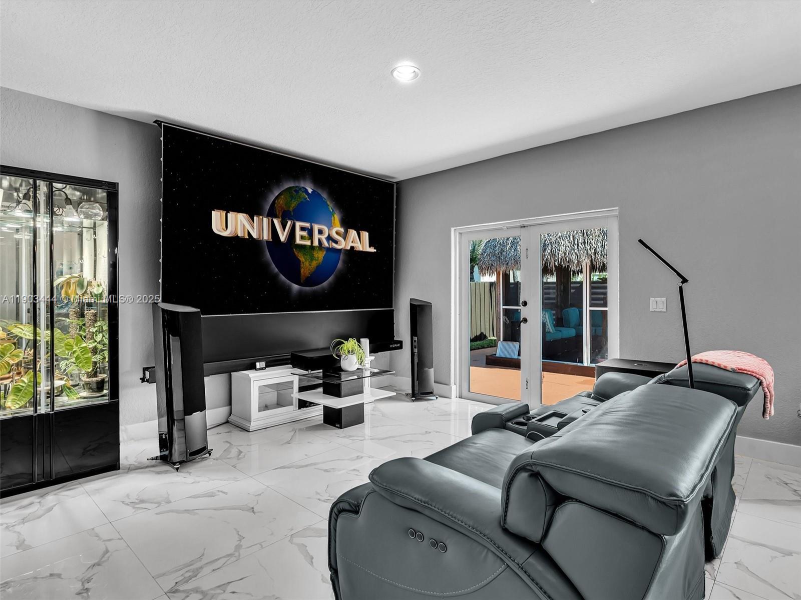 GENESIS OAK GARDENS - Residential