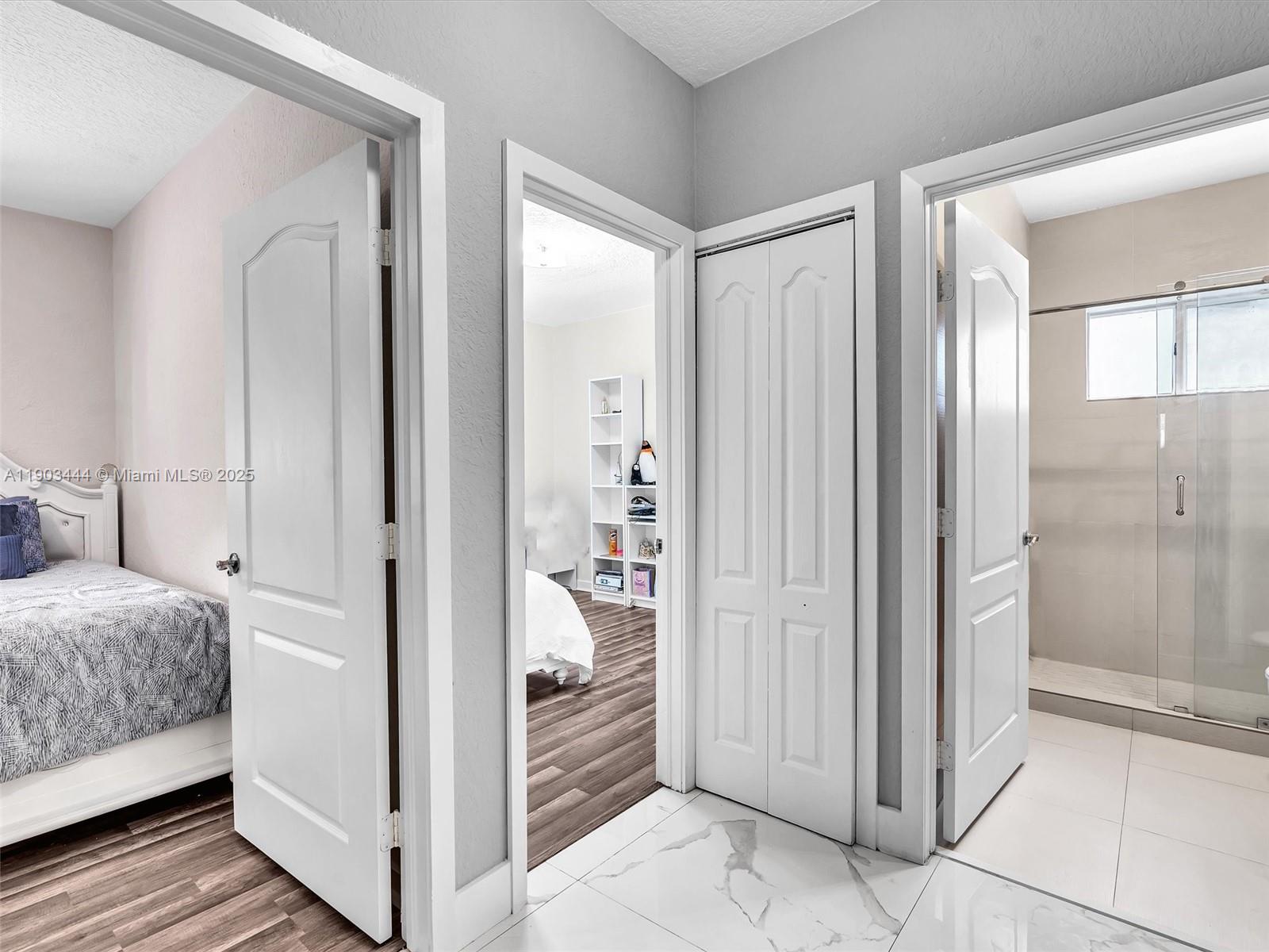 GENESIS OAK GARDENS - Residential