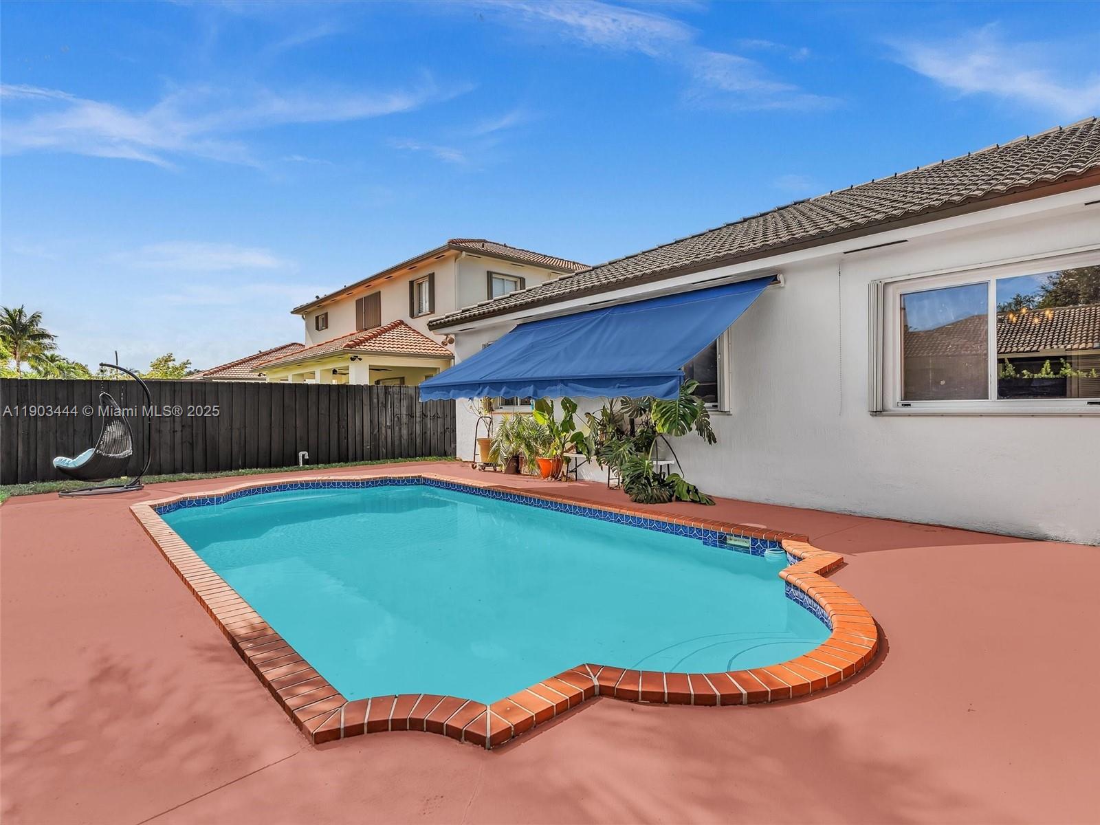 GENESIS OAK GARDENS - Residential