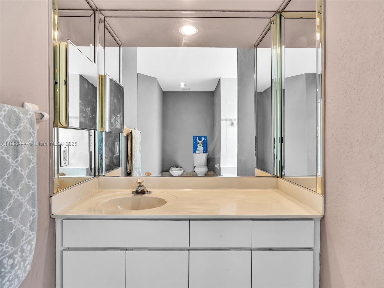 GENESIS OAK GARDENS - Residential