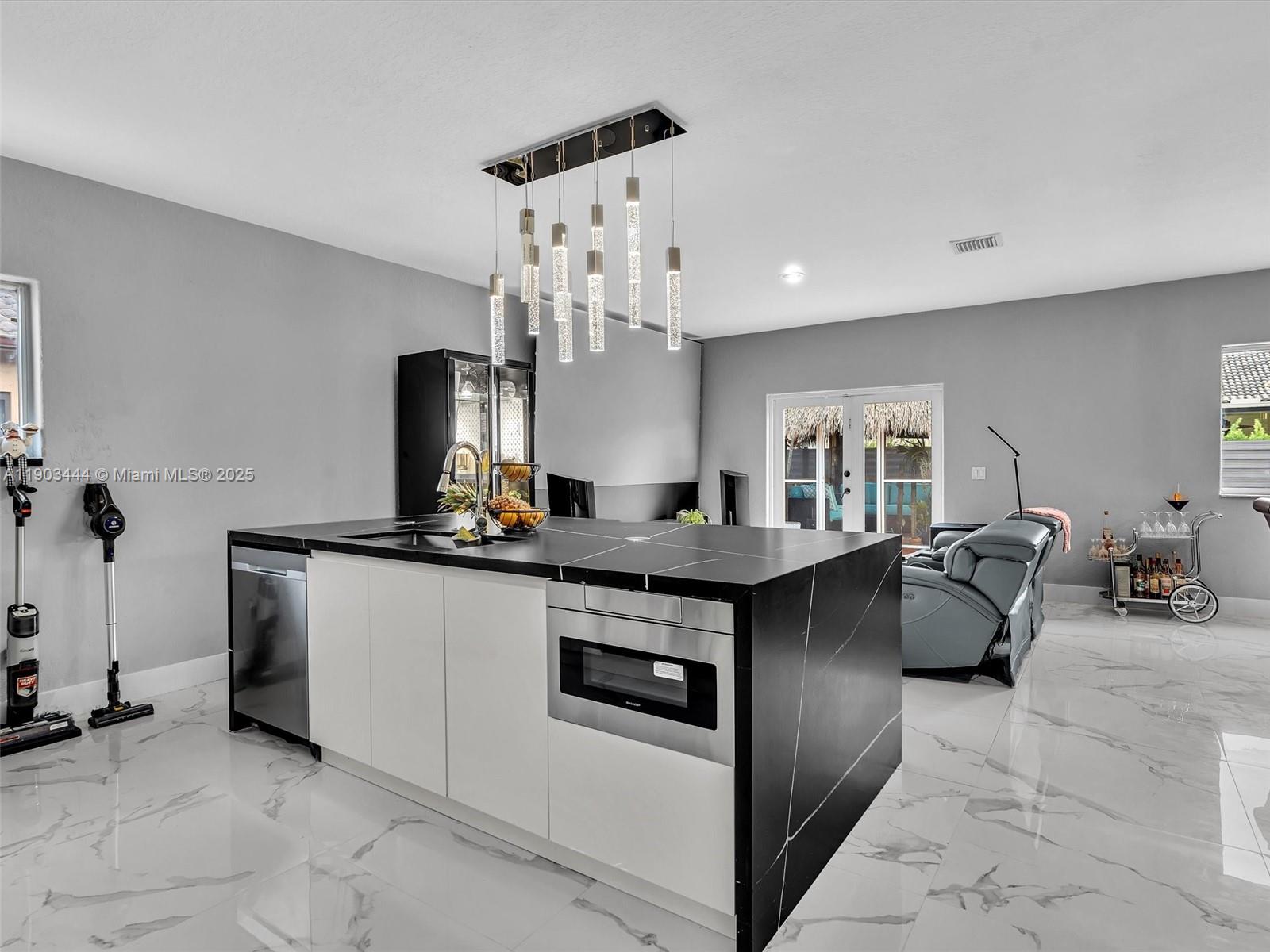 GENESIS OAK GARDENS - Residential