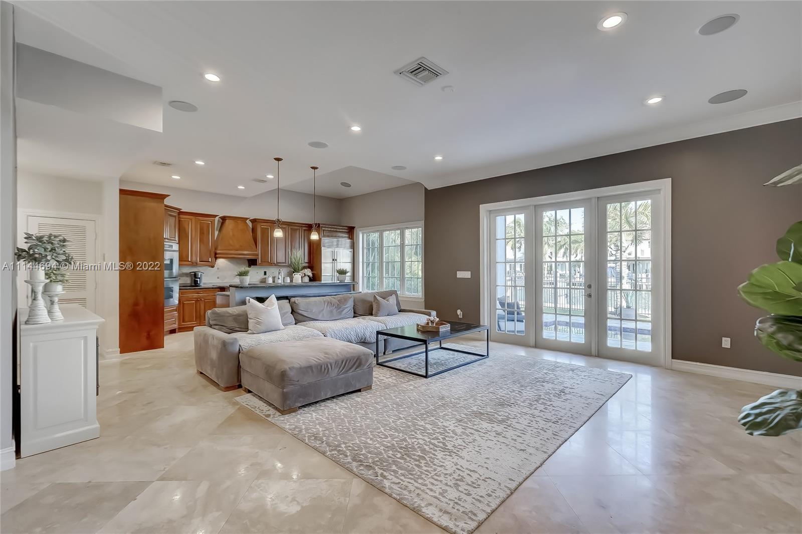 LAUDERDALE HARBORS - Residential