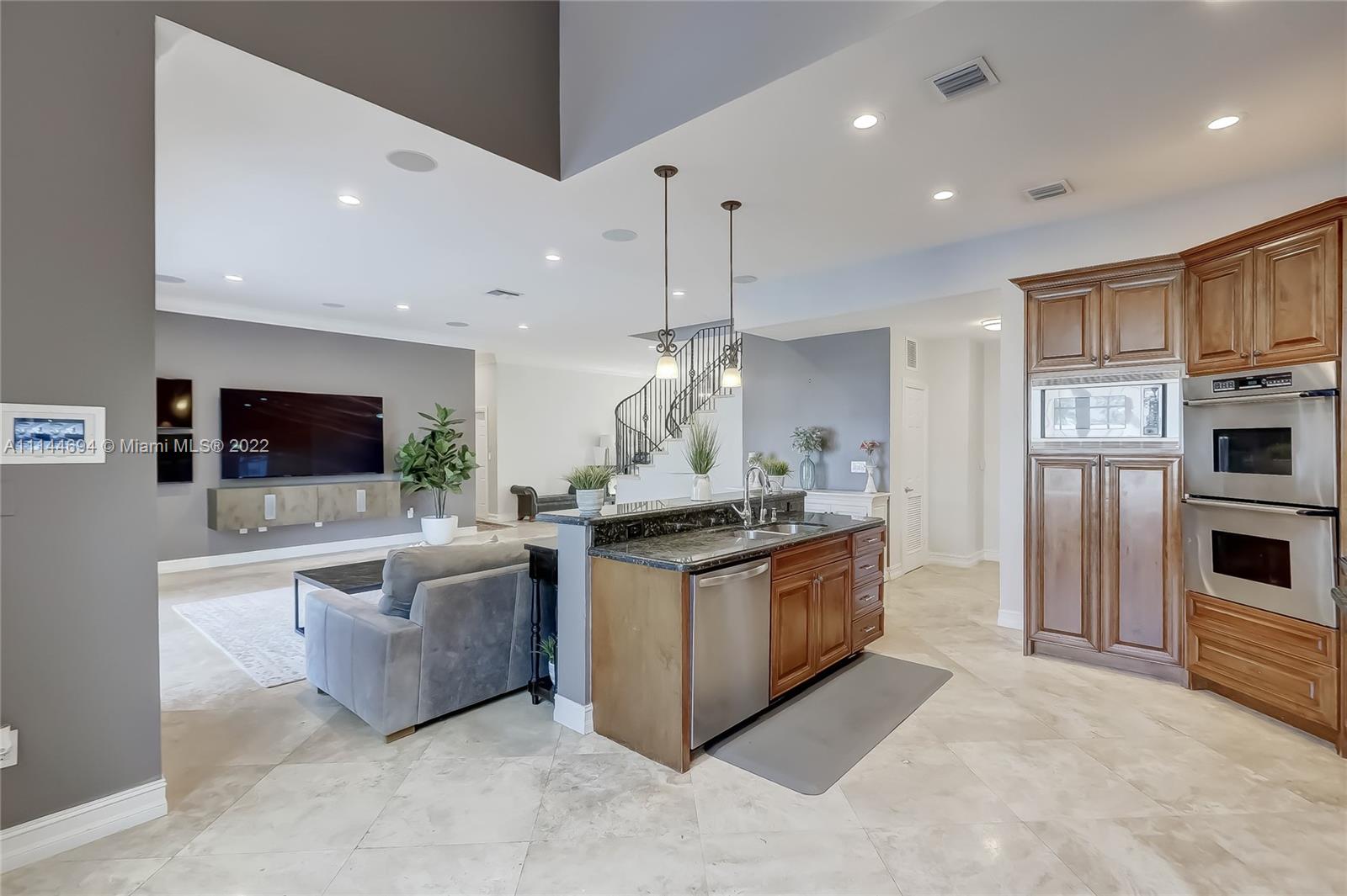 LAUDERDALE HARBORS - Residential