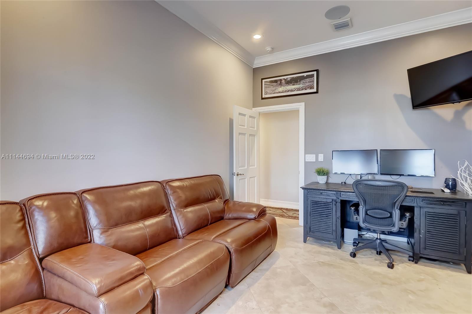 LAUDERDALE HARBORS - Residential