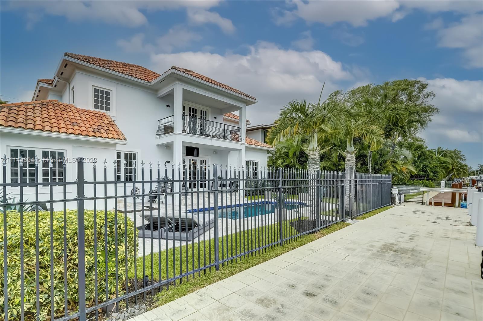 LAUDERDALE HARBORS - Residential