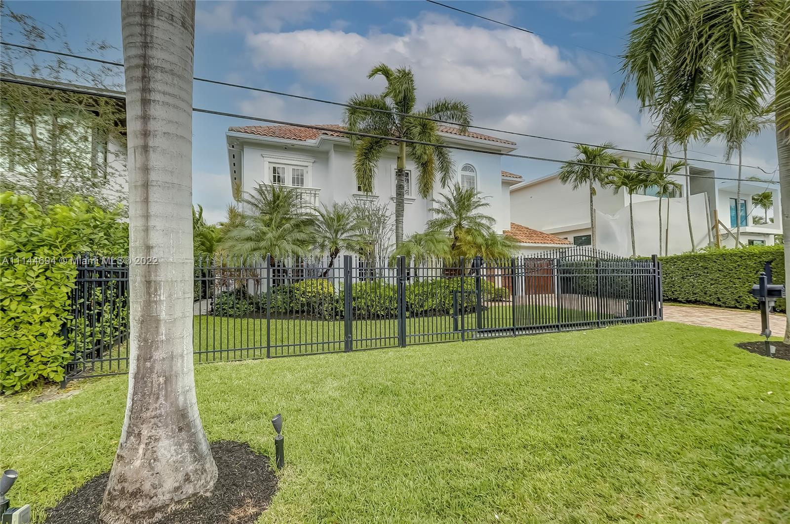 LAUDERDALE HARBORS - Residential