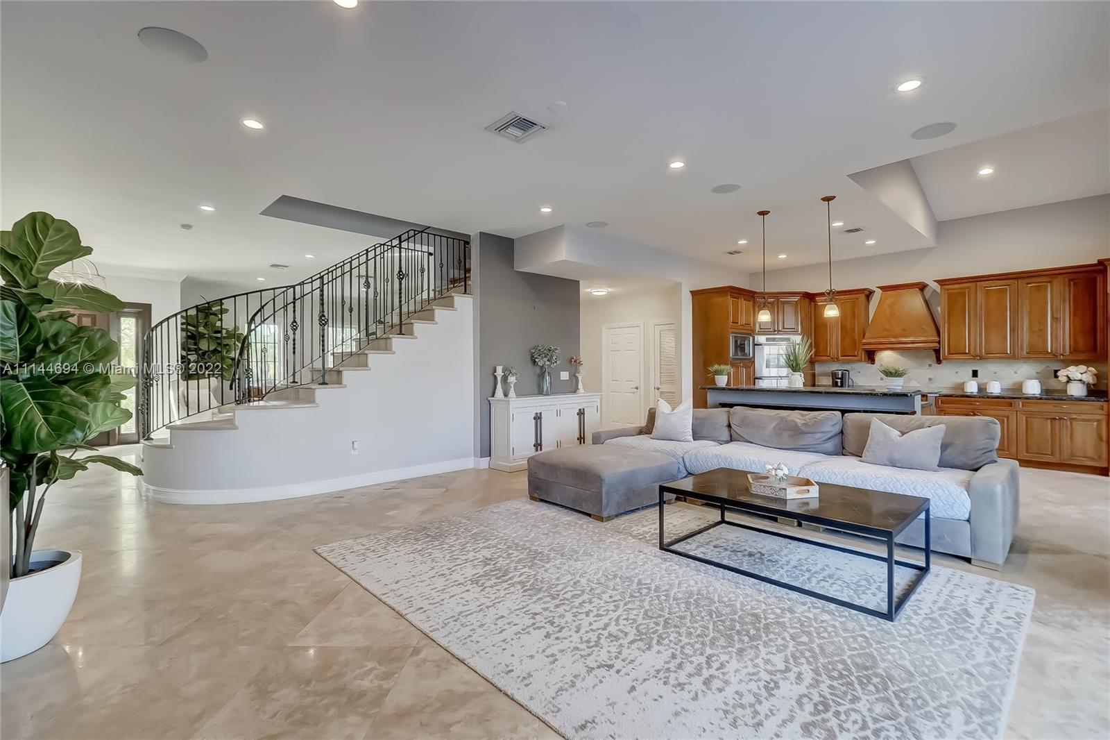 LAUDERDALE HARBORS - Residential