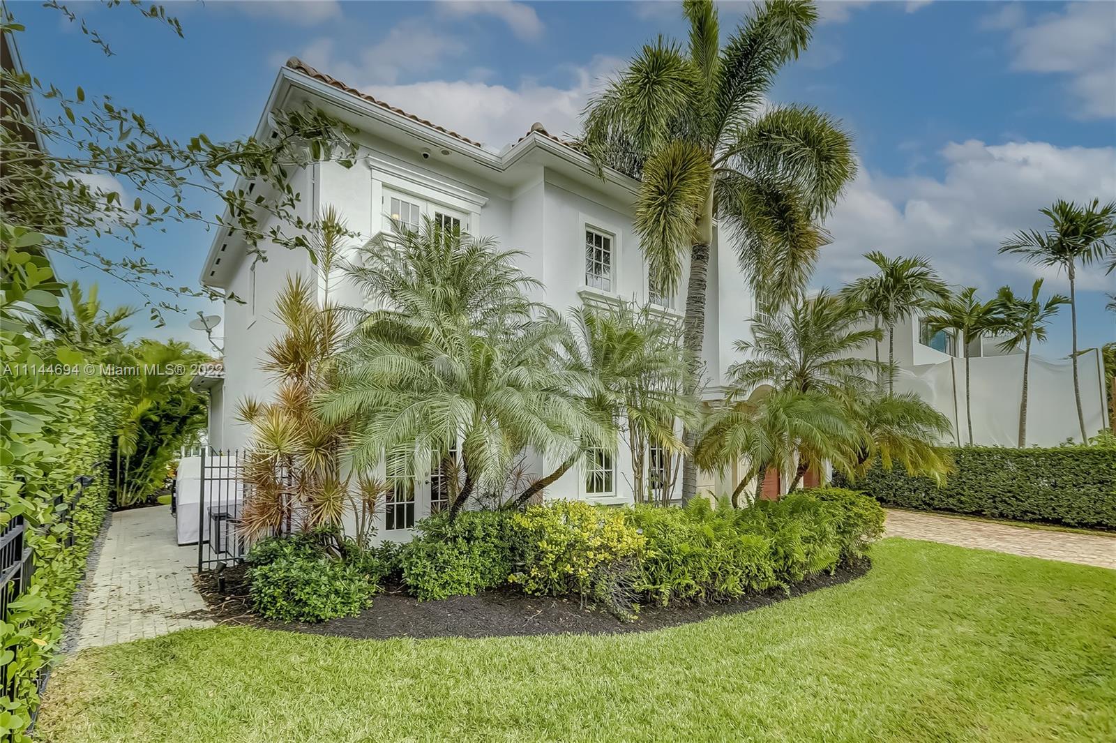 LAUDERDALE HARBORS - Residential