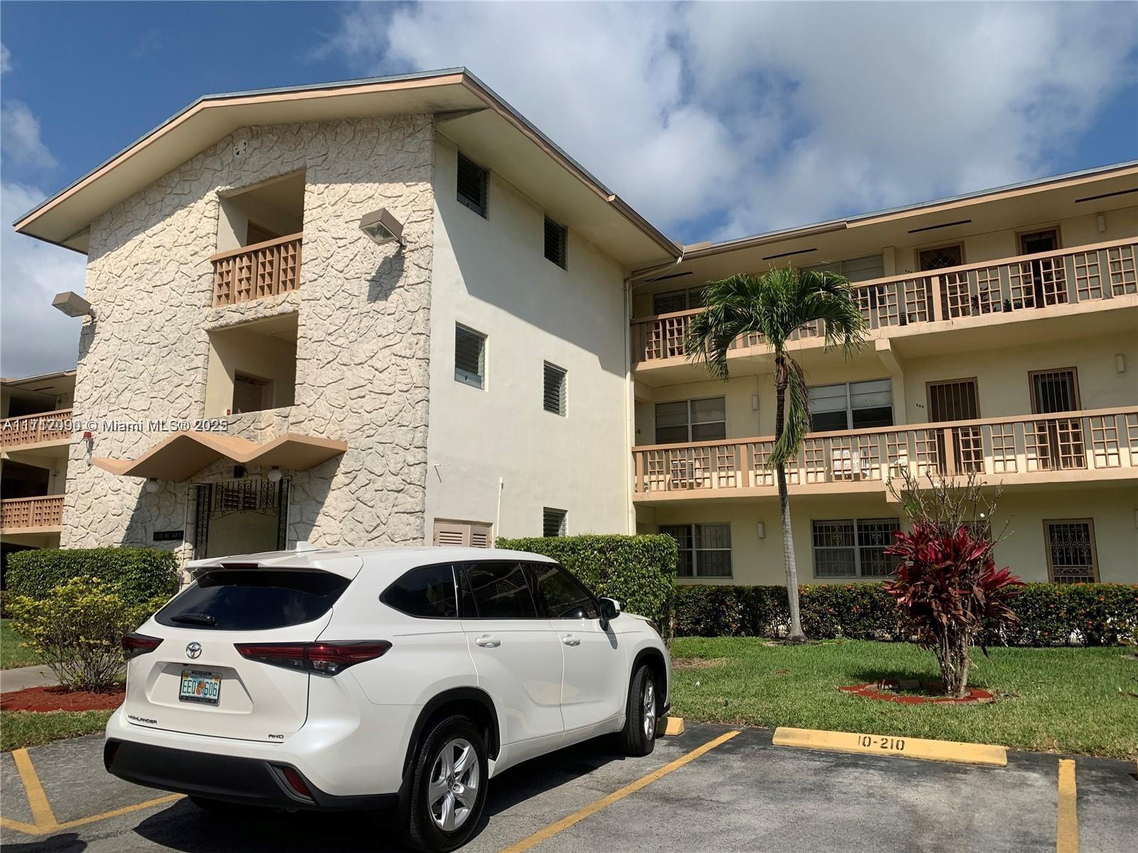 MAR-LEN GARDENS NO 10 COR - Residential