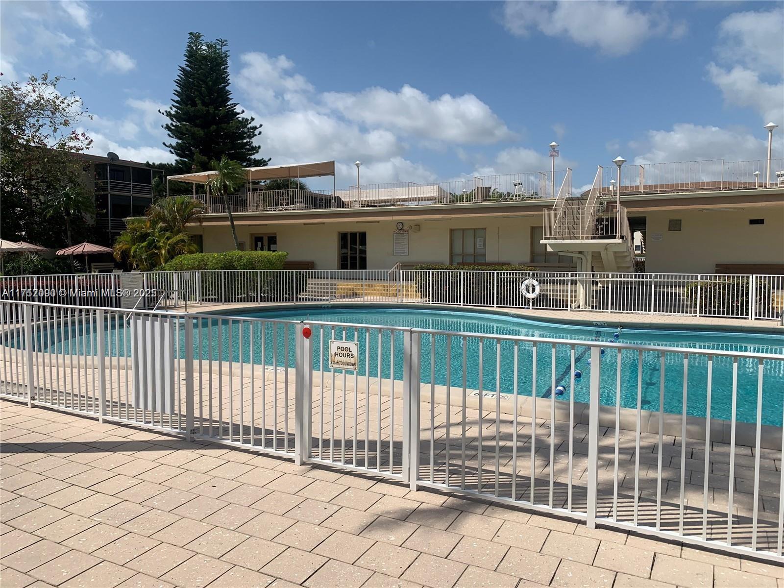 MAR-LEN GARDENS NO 10 COR - Residential