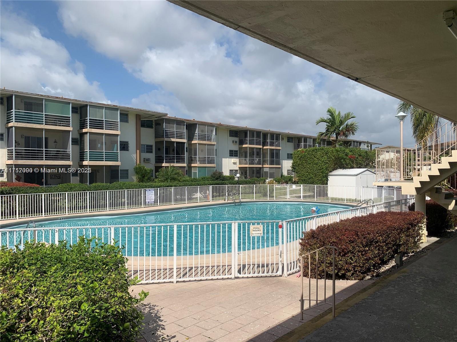 MAR-LEN GARDENS NO 10 COR - Residential