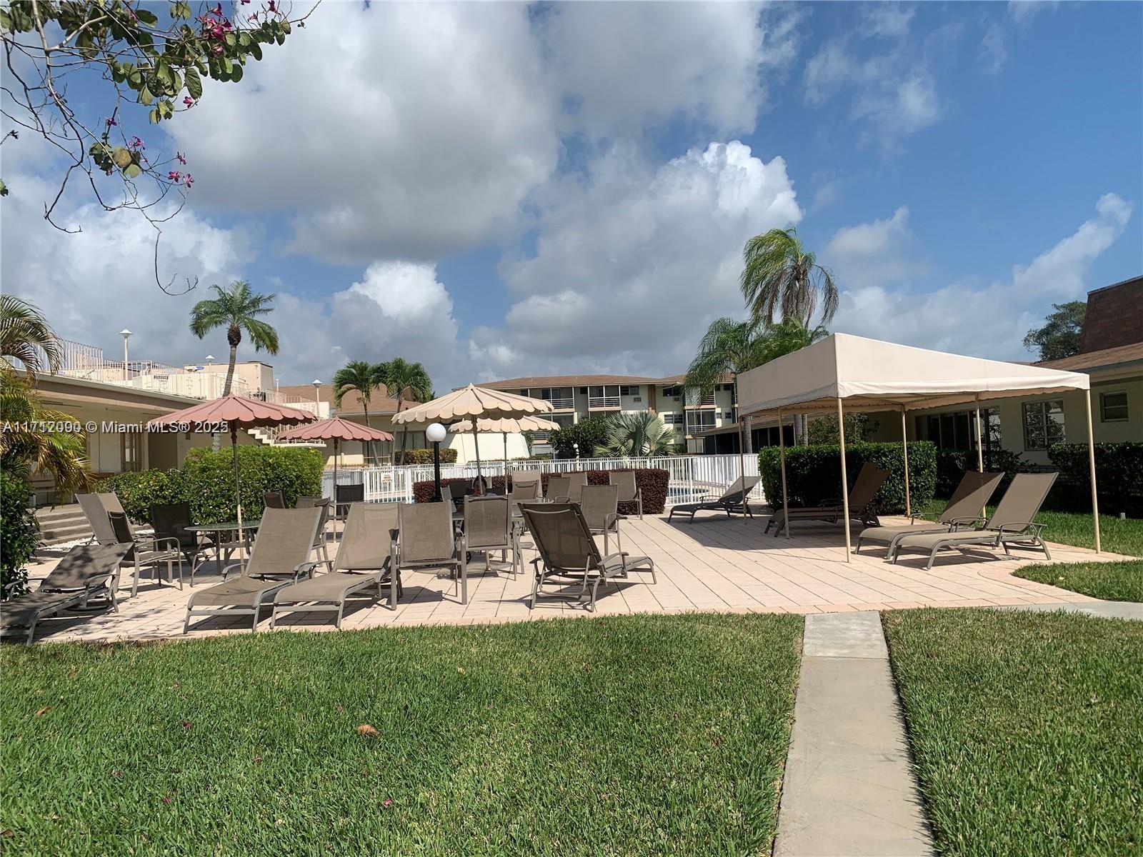 MAR-LEN GARDENS NO 10 COR - Residential