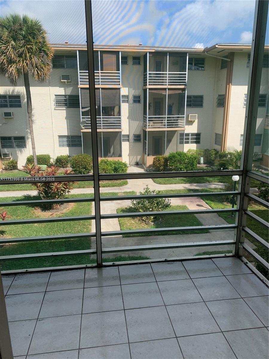 MAR-LEN GARDENS NO 10 COR - Residential