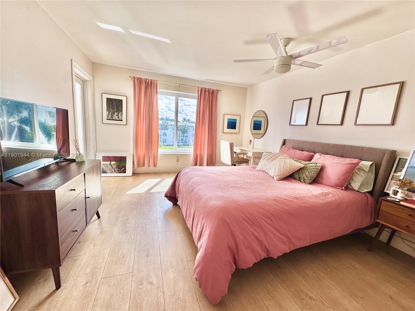 LIDO BAY MANOR - Residential