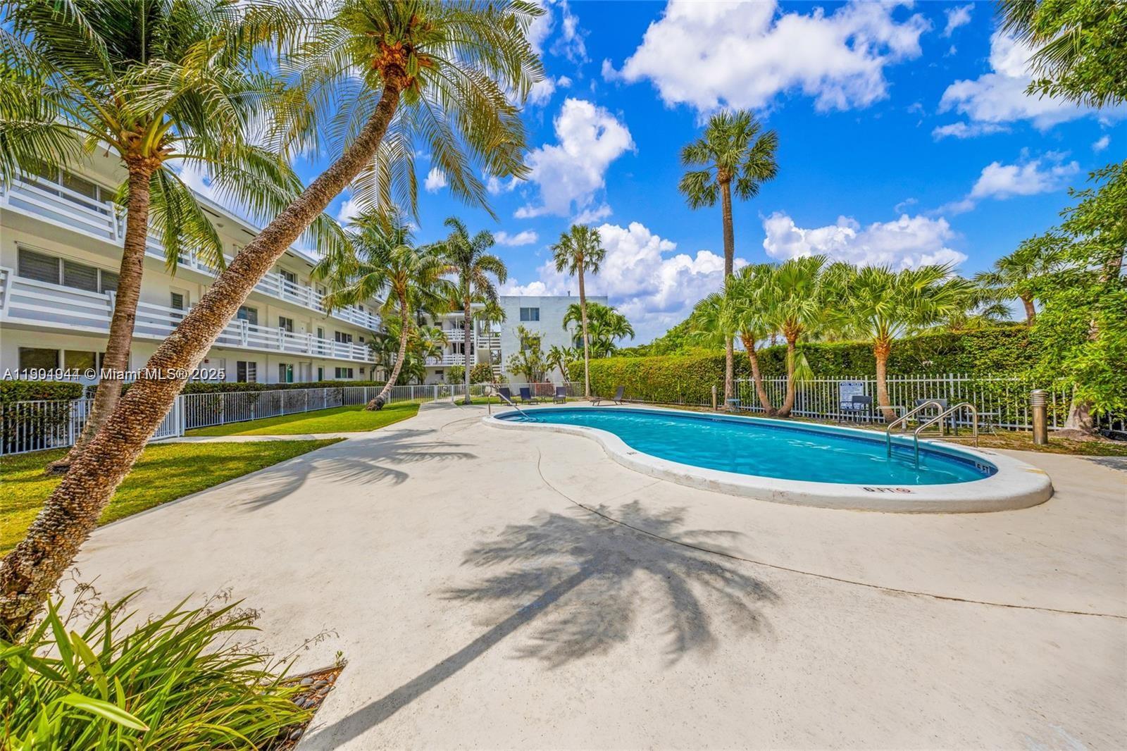 LIDO BAY MANOR - Residential