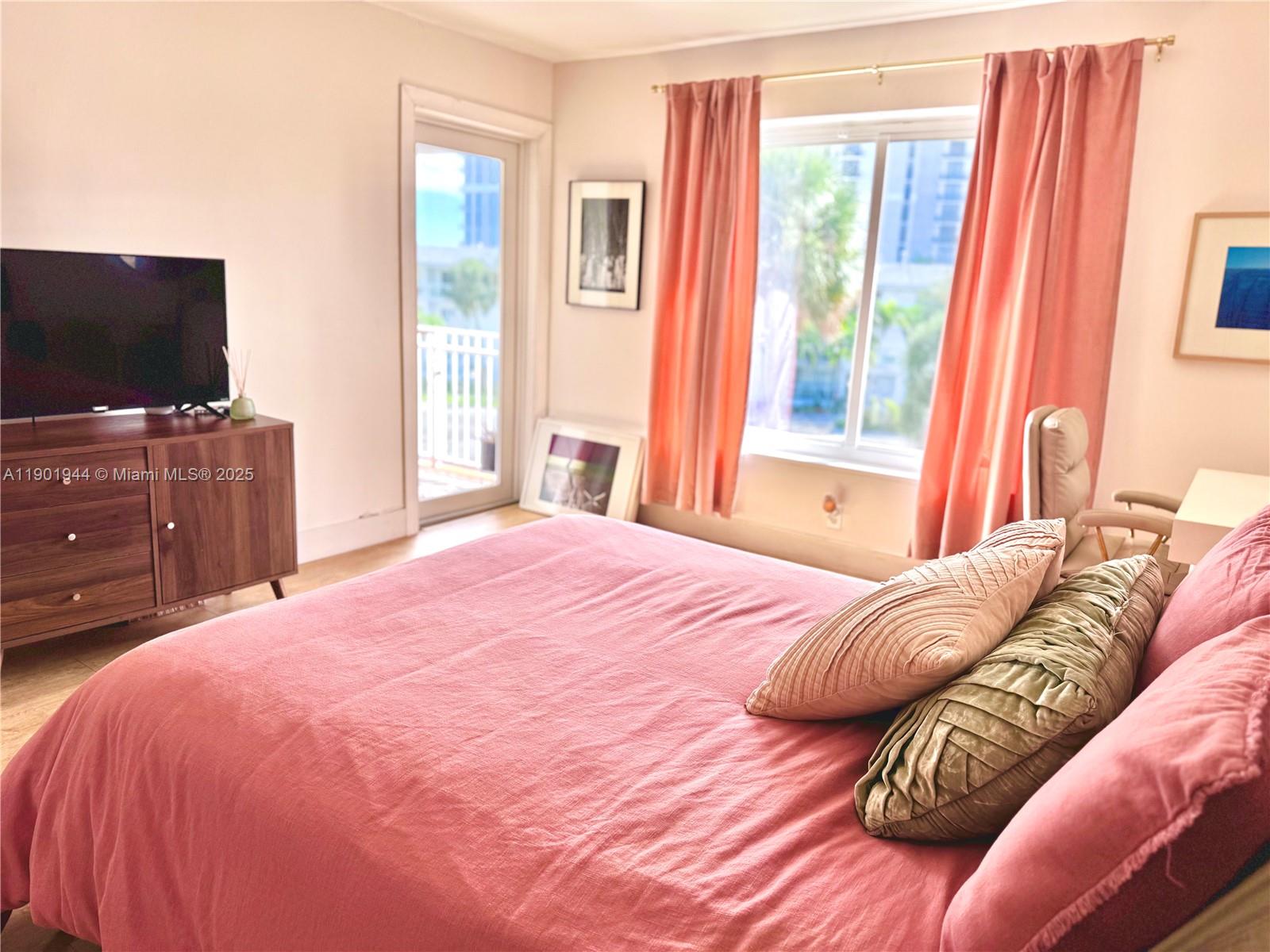 LIDO BAY MANOR - Residential